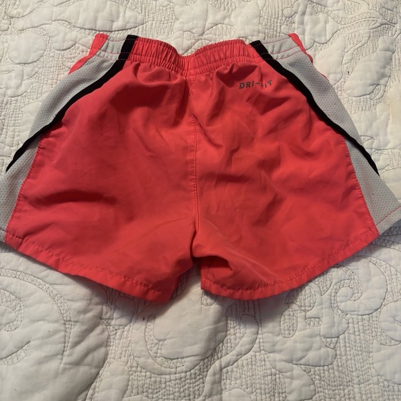 Nike Girls Size 4 XS Elastic Waist, Dri Fit Hot Pink Shorts Black Swoosh Logo - Picture 1 of 4